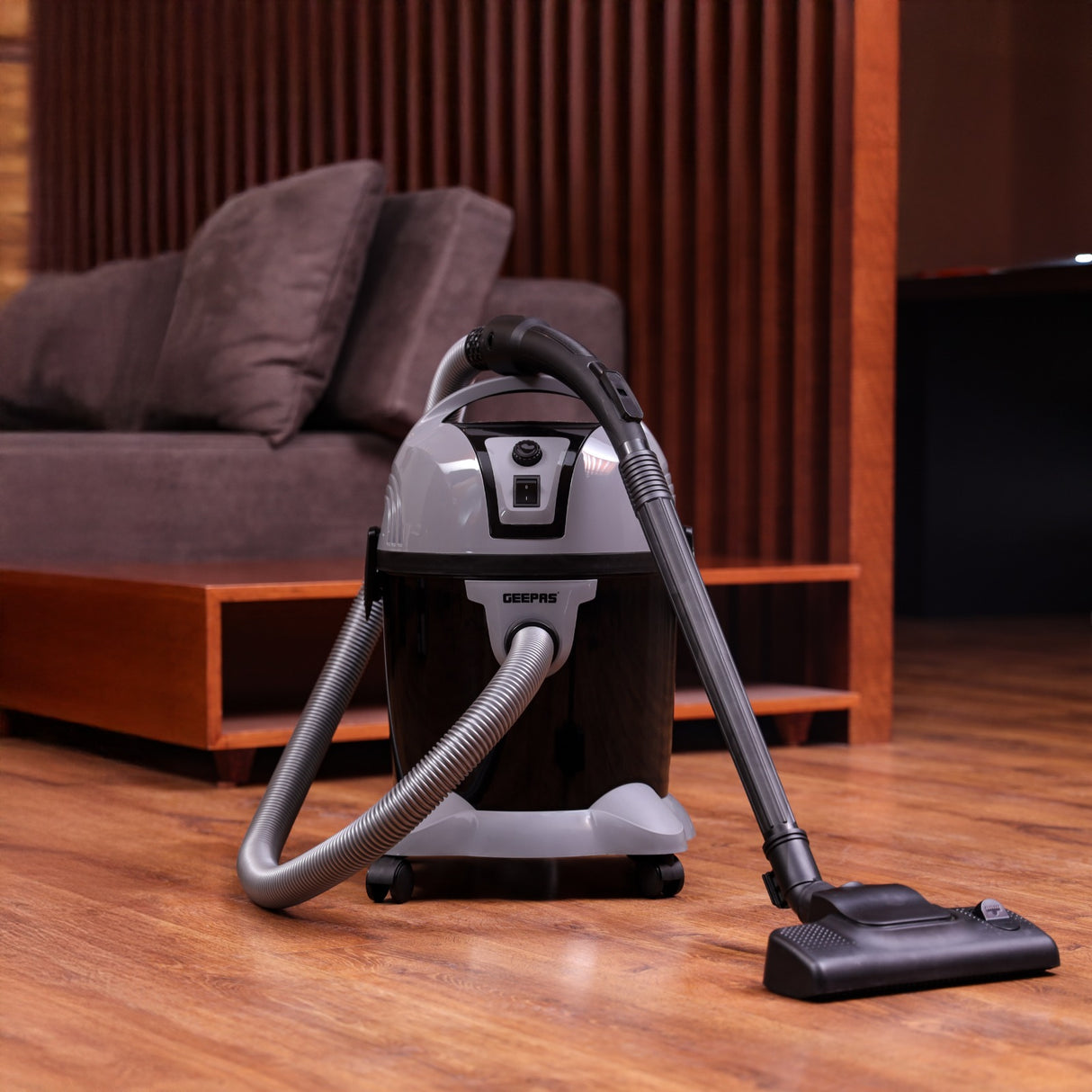 Geepas GVC19026 Wet & Dry Vacuum Cleaner | 2800W Powerful Copper Motor| 18L Dust Bag Capacity| 3-in-1 Wet| Dry & Blow Function| High Suction Power| 2 Years Warranty