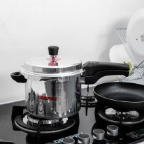 Geepas GPC325 3L Induction Base Pressure Cooker - Lightweight & Durable Cooker with Lid, Cool Handle & Safety Valves | 5 Years Warranty