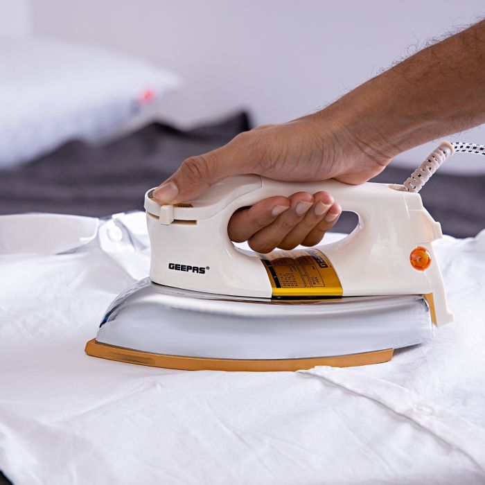 Geepas 1200W Heavy Weight Dry Iron 2.5 Kg - Automatic Dry Iron, Electric  Iron Teflon Plated Sole